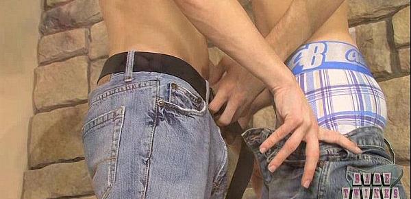  Two hot twinks fucks bareback by the fire